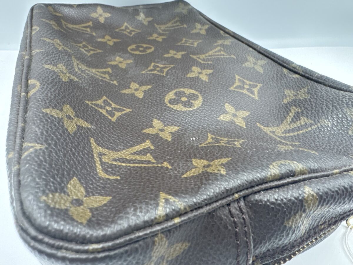 LOUIS VUITTON 【ルイ・ヴィトン】 M47522 トゥルース・トワレット28 881NO モノグラム・キャンバス
