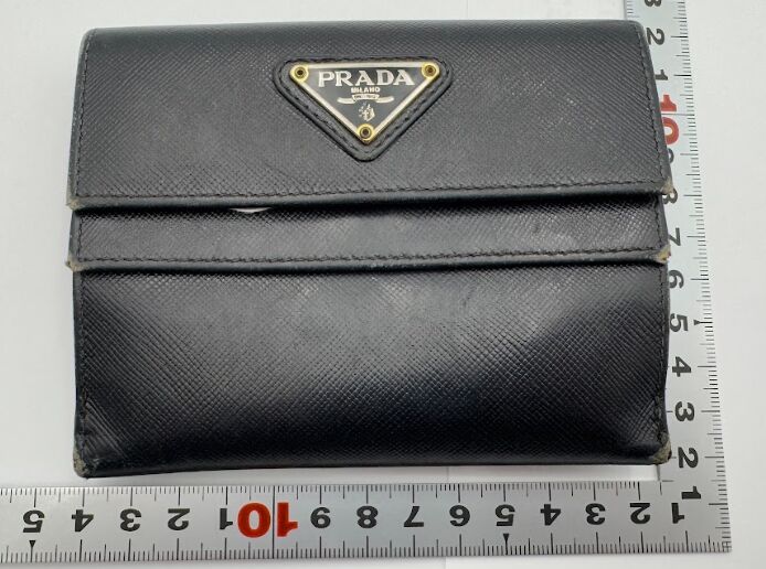 PRADA 3つ折り レザー財布