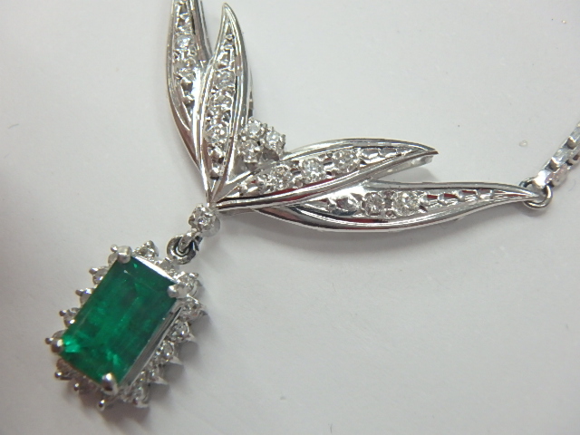 pt900 エメラルド　ネックレス　 13.7g 親石1.00ct メレ0.44ct 