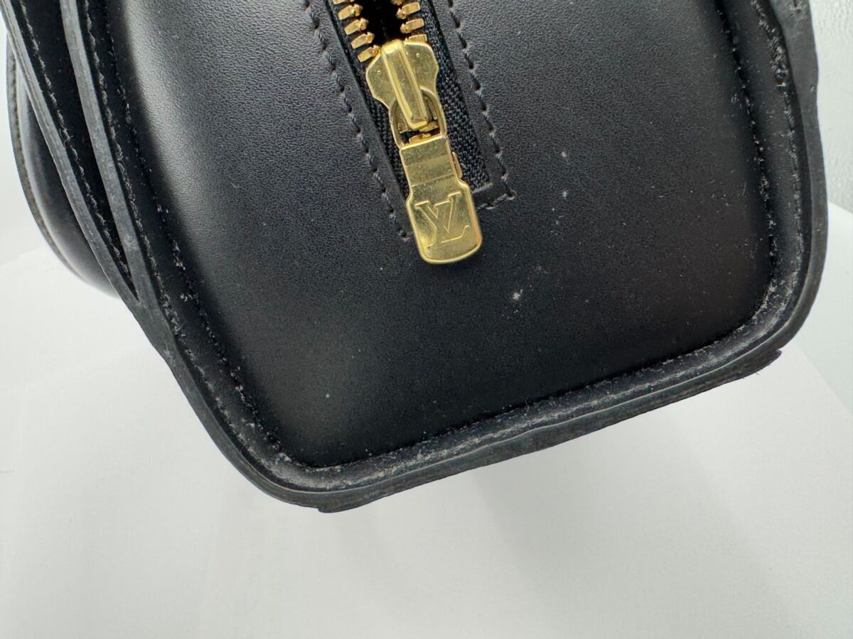 LOUIS VUITTON M52052 エピ ポンヌフ ノワール ハンドバッグ