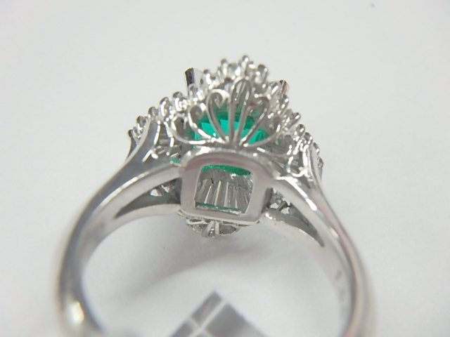 プラチナ pt900 エメラルド リング 重量9g E1.550ct D0.87ct