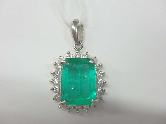エメラルド2.37ct メレダイヤ0.35ct Pt900 ペンダントトップ