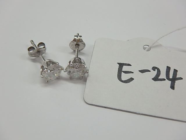 Pt900　ダイヤ　1.6ｇ　0.61ct　0.62ct