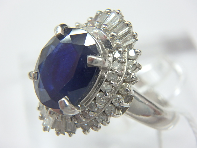 Pt900 7.8ｇ　サファイア2.35ct メレダイヤ0.64ct　リング