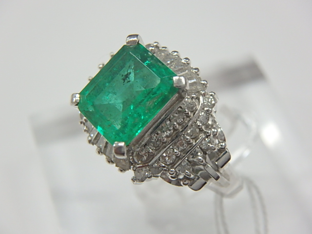 Pt900 エメラルド 9.2g 1.70ct 0.75ct