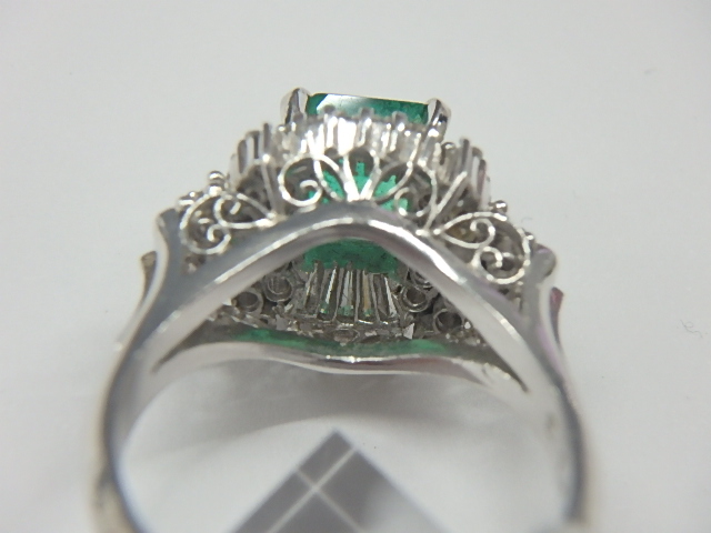 Pt900 エメラルド 9.2g 1.70ct 0.75ct