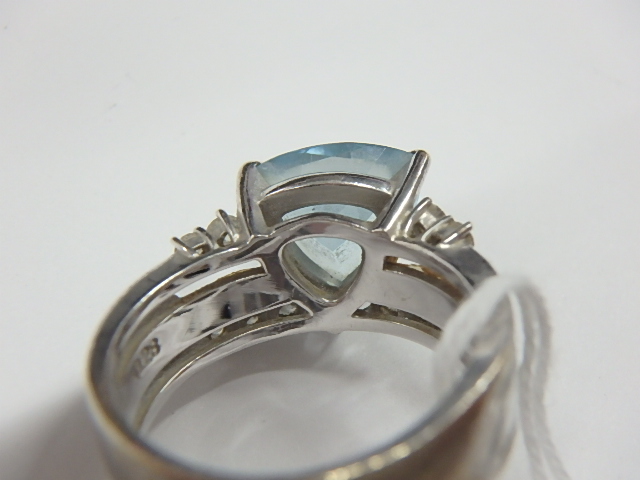 k18wg アクアマリン 7.5g 2.5ct 0.28ct