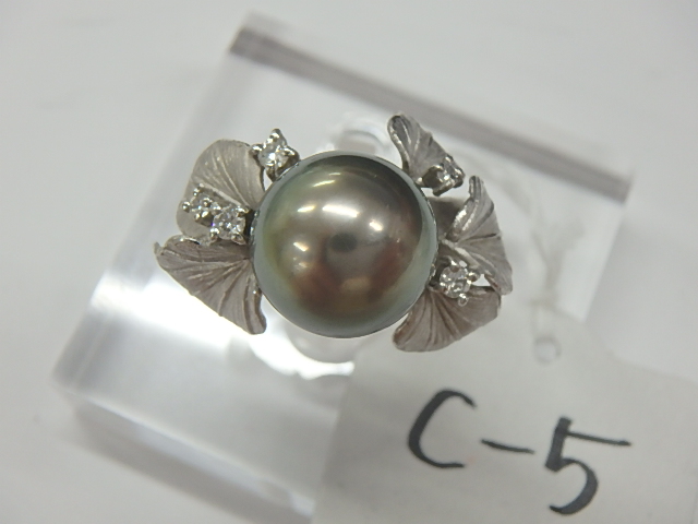 Pt900 黒蝶真珠 13.6g 0.13ct