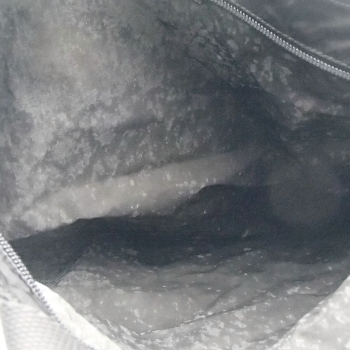 プラダ ナイロントートバック ブラック