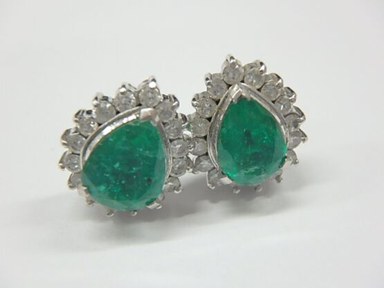 pt900 エメ 2.6g 0.95ct 0.85ct 0.64ct  