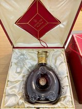 お酒　古酒　未開栓　 レミーマルタン　ルイ13世　REMY MARTIN　金キャップ　ブランデー　バカラボトル　コニャック　700ml　漏れ
