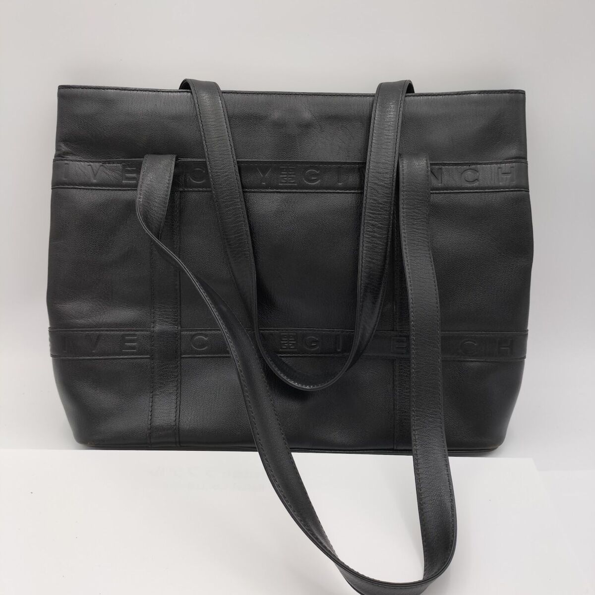 ジバンシー GIVENCHY トートバッグ ブラック レザー 型押しロゴ　
