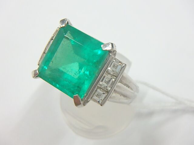 pt900 エメラルド 総重量12.7g エメラルド6.2ct ダイヤモンド0.92ct 