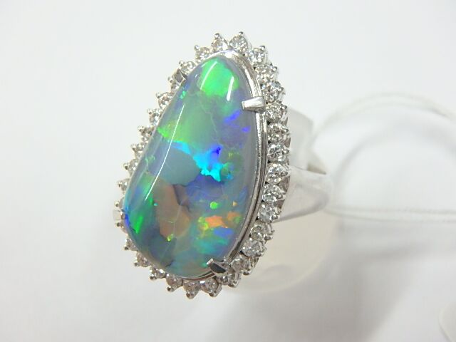 Pt900リング　11.5ｇブラックオパール4.93ct　メレダイヤ0.64ct