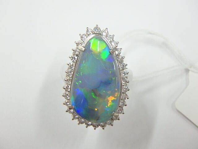 Pt900リング　11.5ｇブラックオパール4.93ct　メレダイヤ0.64ct