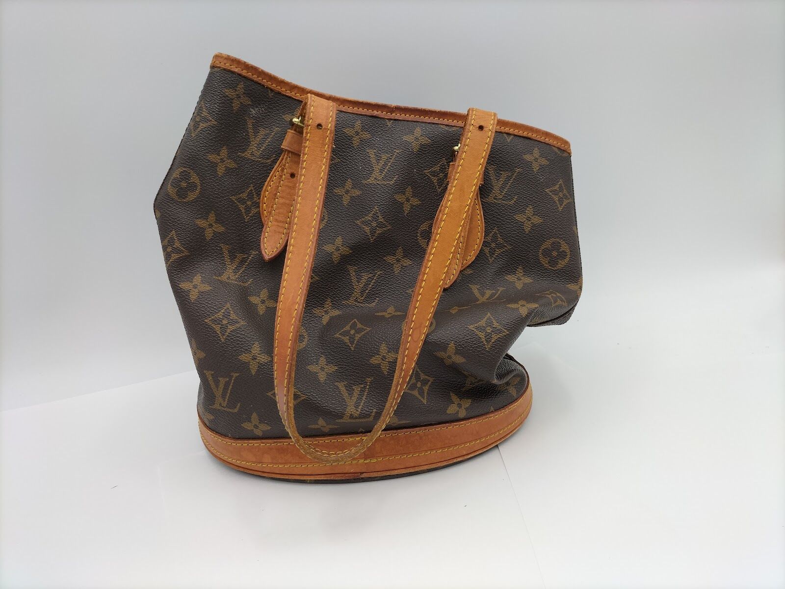 使用感が強いルイヴィトンのバッグもラフテルでは高額査定！ 千葉県の