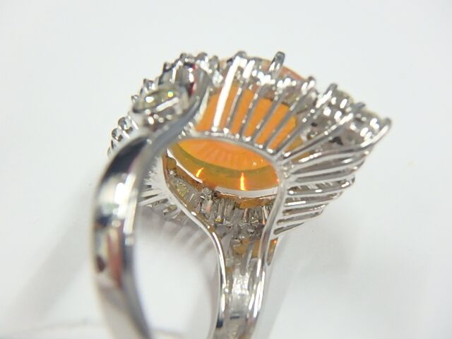 Pt900オパールリング　10.4g　OP9.22ct　D0.164ct　D1.40ct