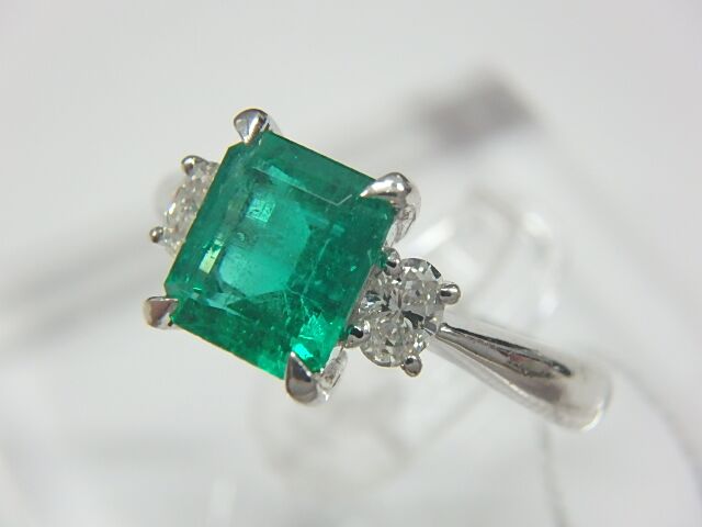 pt900 エメ 4.9g 1.09ct 0.21ct