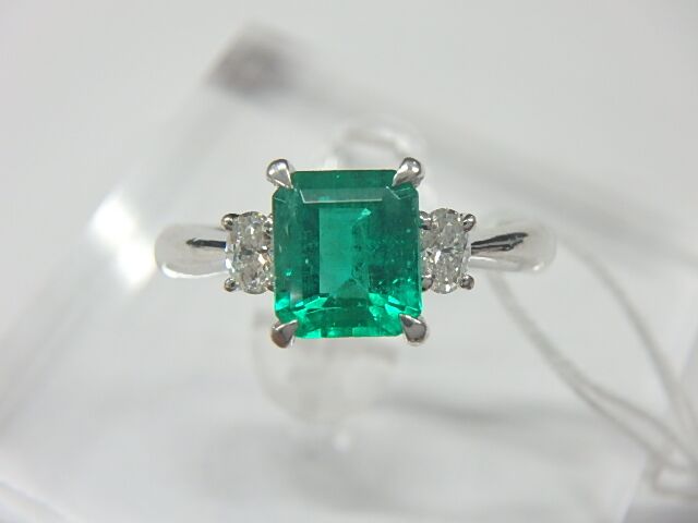 pt900 エメ 4.9g 1.09ct 0.21ct