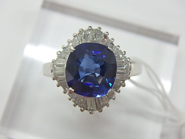 pt900 サファイア2.77ct リング 9.6g メレダイヤ0.99ct付