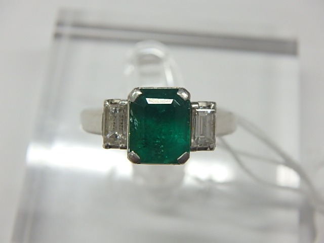 pt900 エメ 6.9g 1.19ct 0.37ct