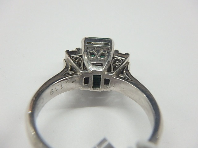 pt900 エメ 6.9g 1.19ct 0.37ct