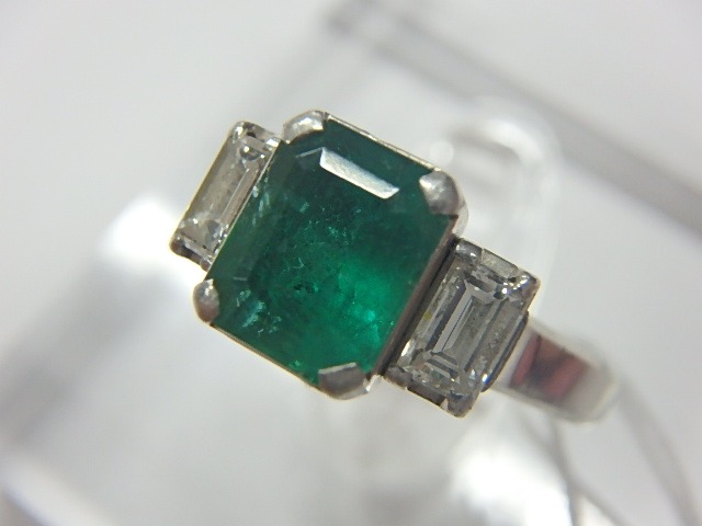 pt900 エメ 6.9g 1.19ct 0.37ct