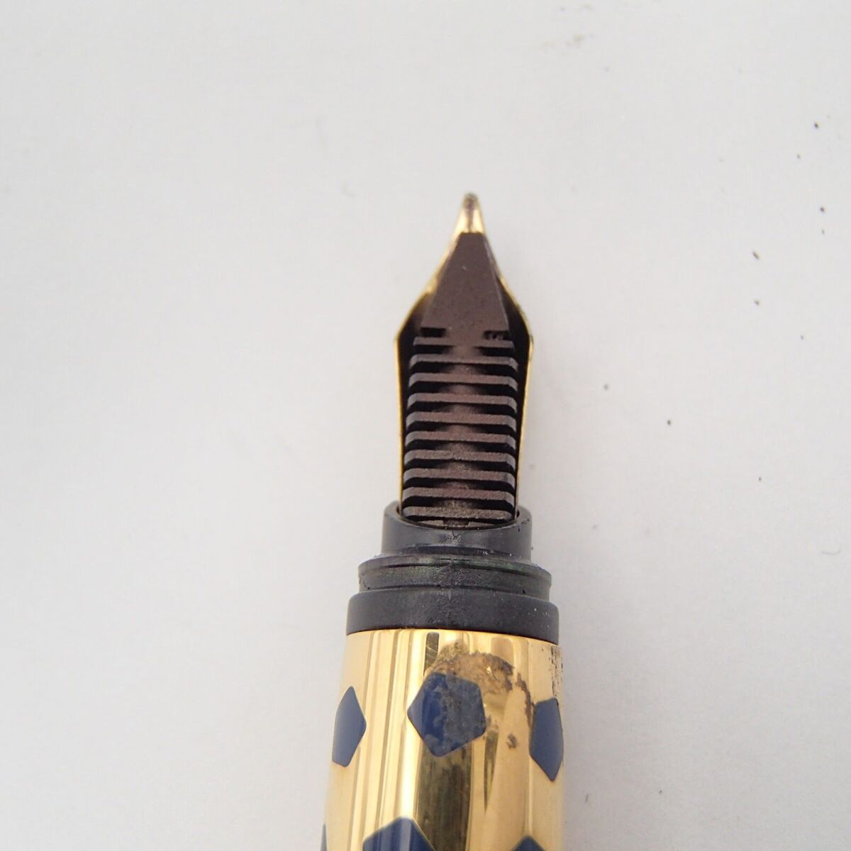 カルティエ ボールペン パンテール トリニティ ペン先18K 750 万円筆