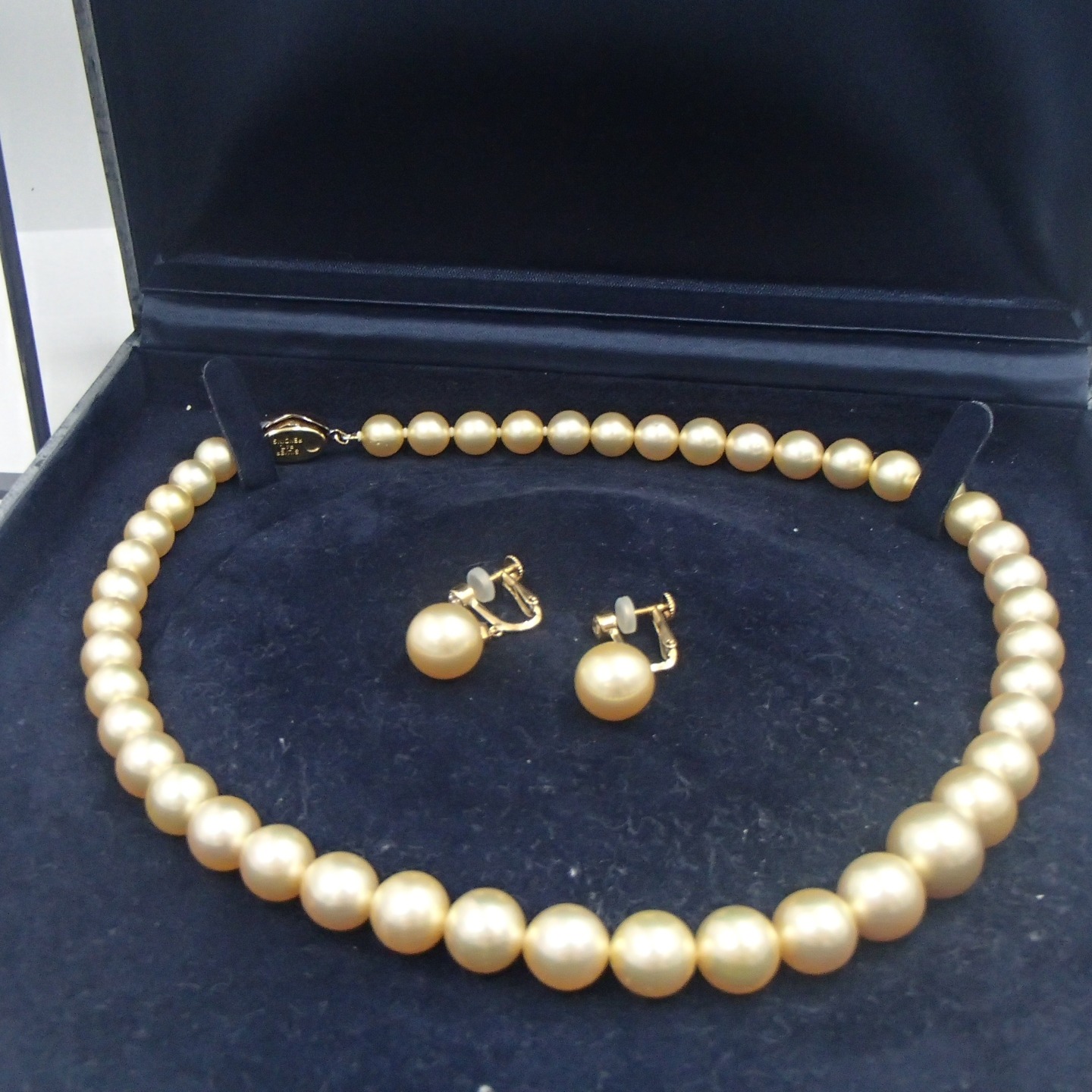 鑑別書や付属品がついているパールのアクセサリーは高額買取！ 秋田県