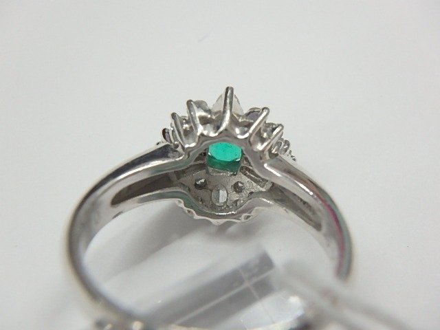 地金pt900 エメラルド 0.33ct メレダイヤ0.55ct 総重量6.5g