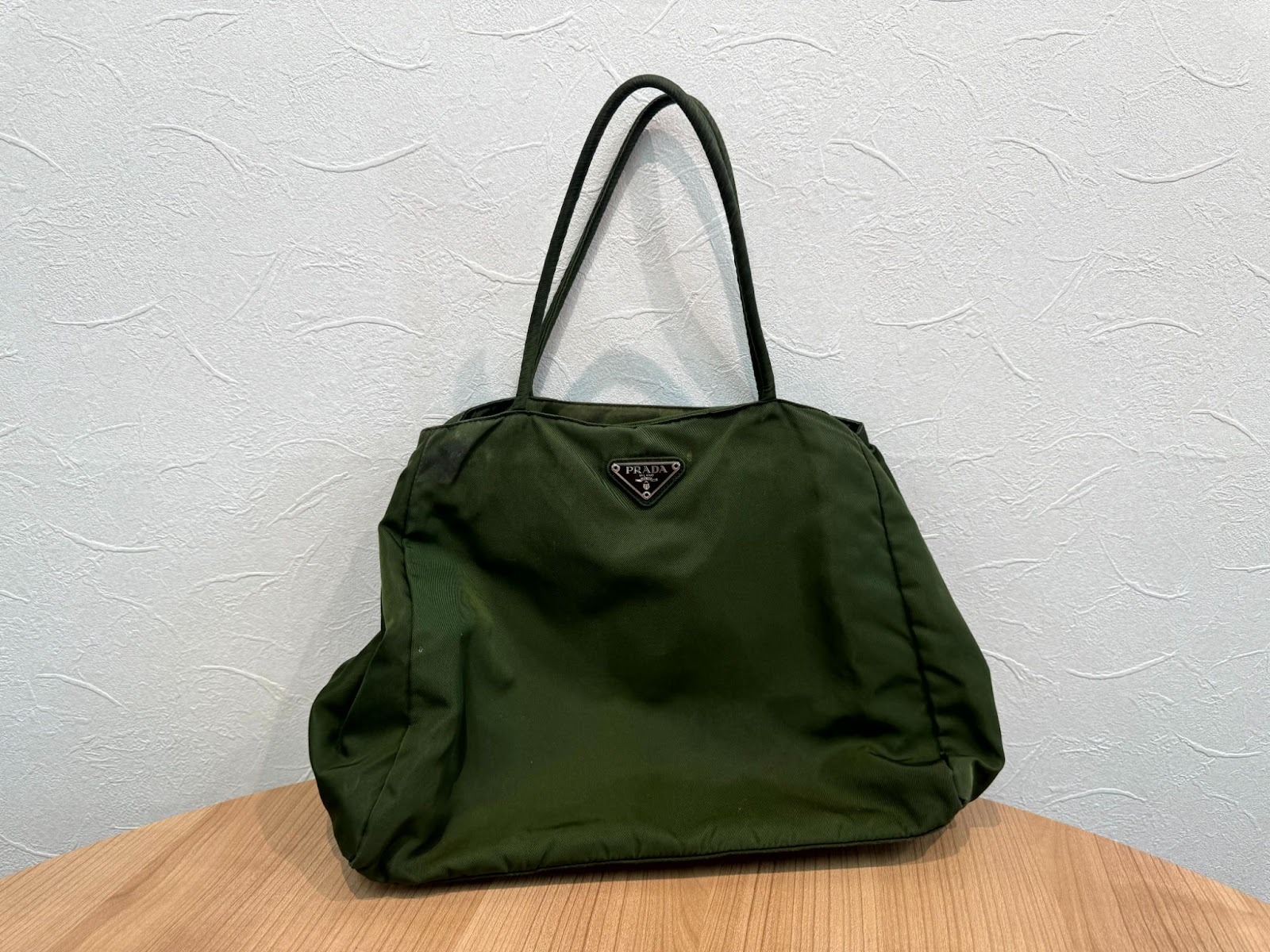 PRADA プラダ ナイロン ハンドバッグ グリーン レディース ブランド プラダなら使用感が激しくても買取可能です！ 静岡県のお客様 - 買取の