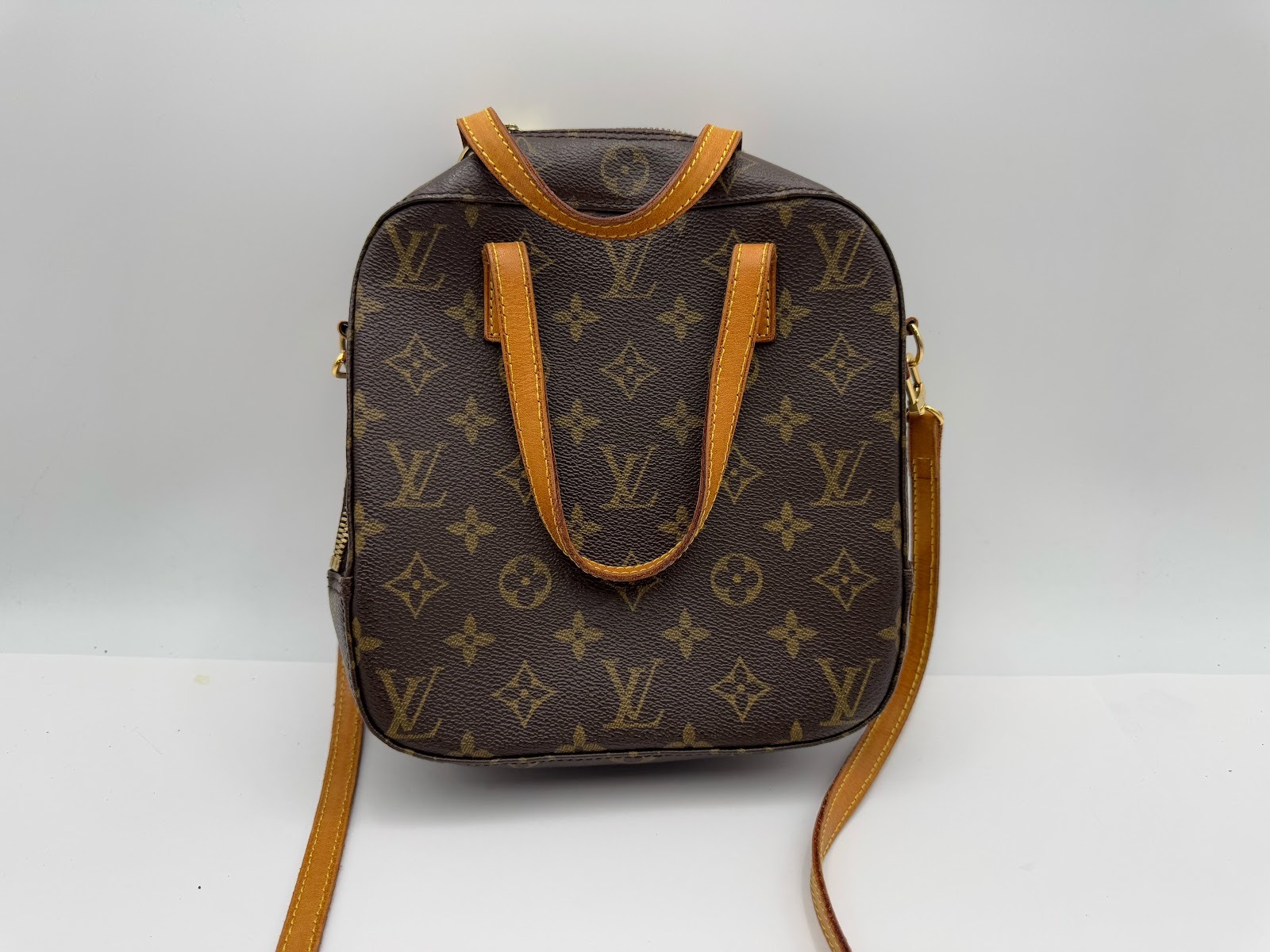 ヴィトンのバッグ、タンスにしまいっぱなしになっていませんか？ 石川