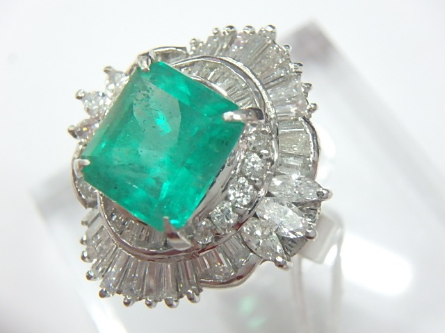 pt900 15.7g リング エメラルド 3.84ct メレダイヤ2.03ct
