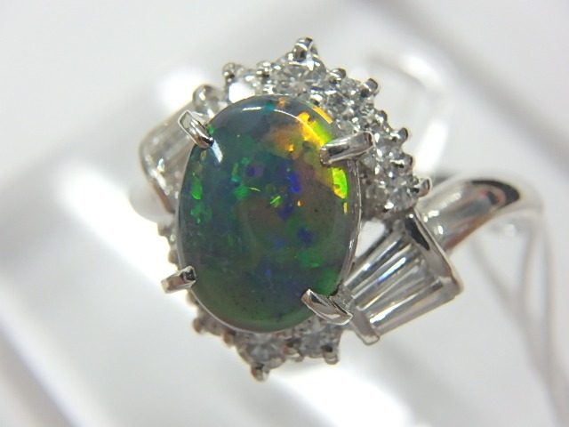 pt900 4.3gオパール  0.95ct メレダイヤ0.44ct 