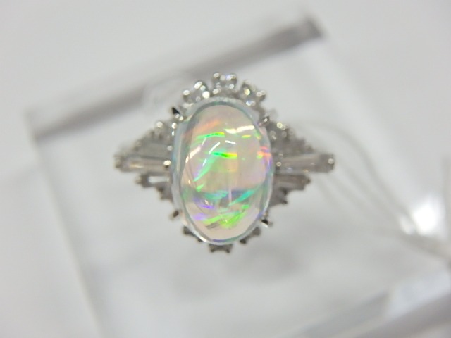 Pt900　オパール　6.9ｇ　3.93ct　0.51ct