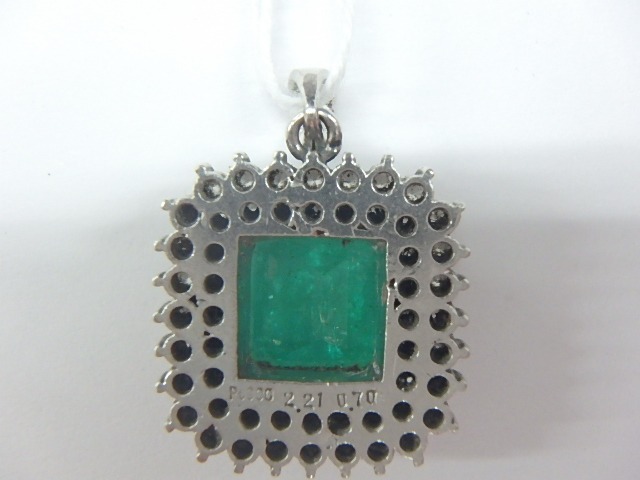 pt900 8.1g ペンダントトップ エメラルド2.21ct メレダイヤ0.70ct