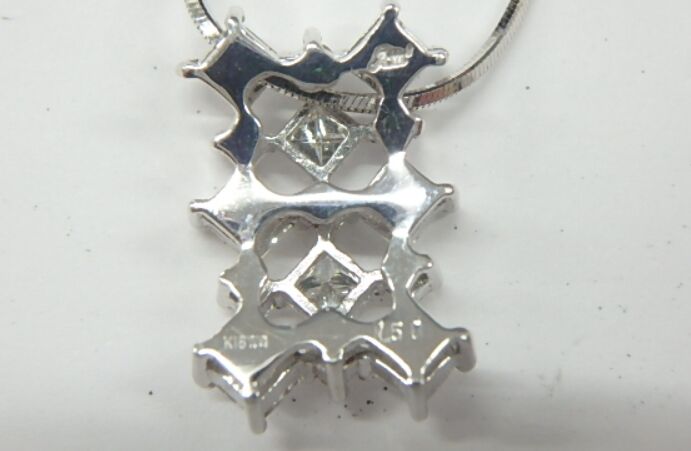 ダイヤ　トップ　ネックレス