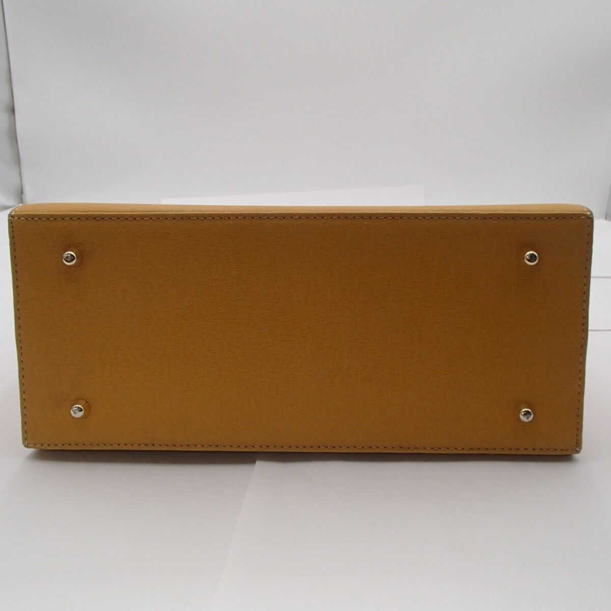 Burberry バーバリー ハンドバッグ レザー イエロー