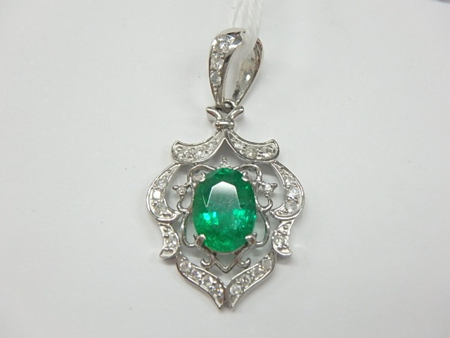 pt900 エメ 4.1g 1.39ct 0.77ct