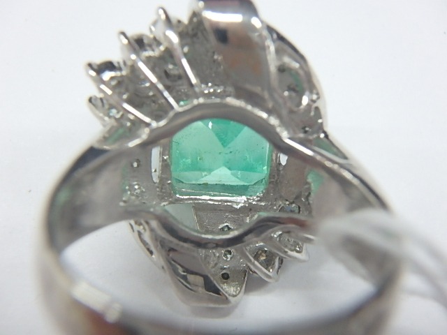 pt900 エメ 13.7g 4.05ct 0.75ct 