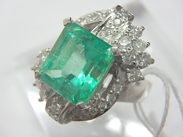 pt900 エメ 13.7g 4.05ct 0.75ct 