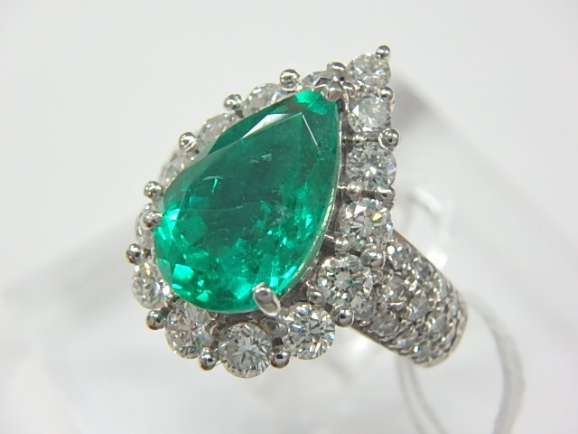 pt900 エメラルド 重量12.1g E2.398ct D1.21ct 