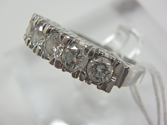 プラチナ Pt900 ダイヤモンドリング 一文字　重量7.6g D1.08ct