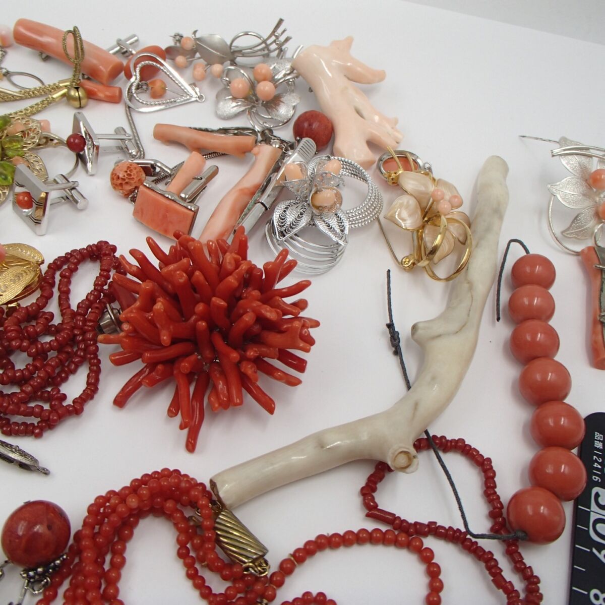 赤珊瑚 桃珊瑚 朱赤珊瑚 白珊瑚 珊瑚風 アクセ まとめ 約1248g 珊瑚 コーラル アクセサリー