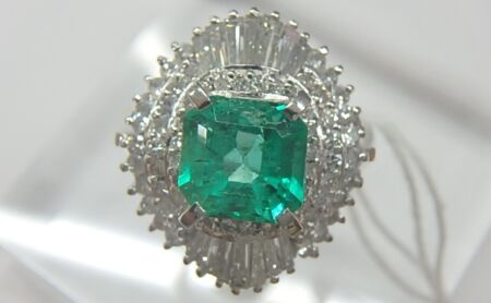 エメラルド　リング