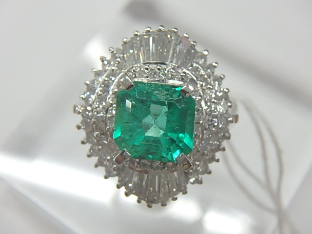 pt900 エメ 9.8g 1.40ct 0.95ct 