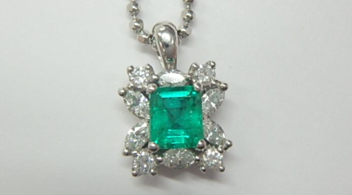 pt900 pt850 エメ 7.7g 0.72ct 0.50ct