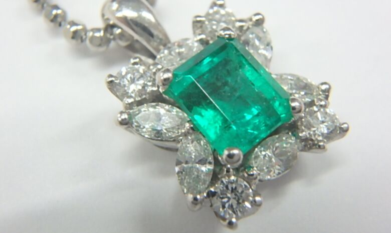 pt900 pt850 エメ 7.7g 0.72ct 0.50ct