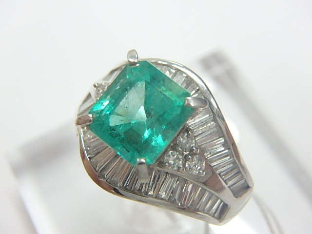 pt900 エメ 13.1ct脇石 1.95ct 1.20ct 