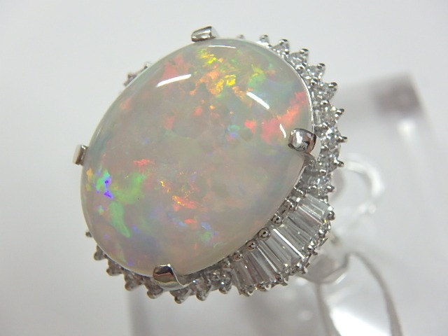pt900 オパール 13.8g 8.790ct 0.84ct